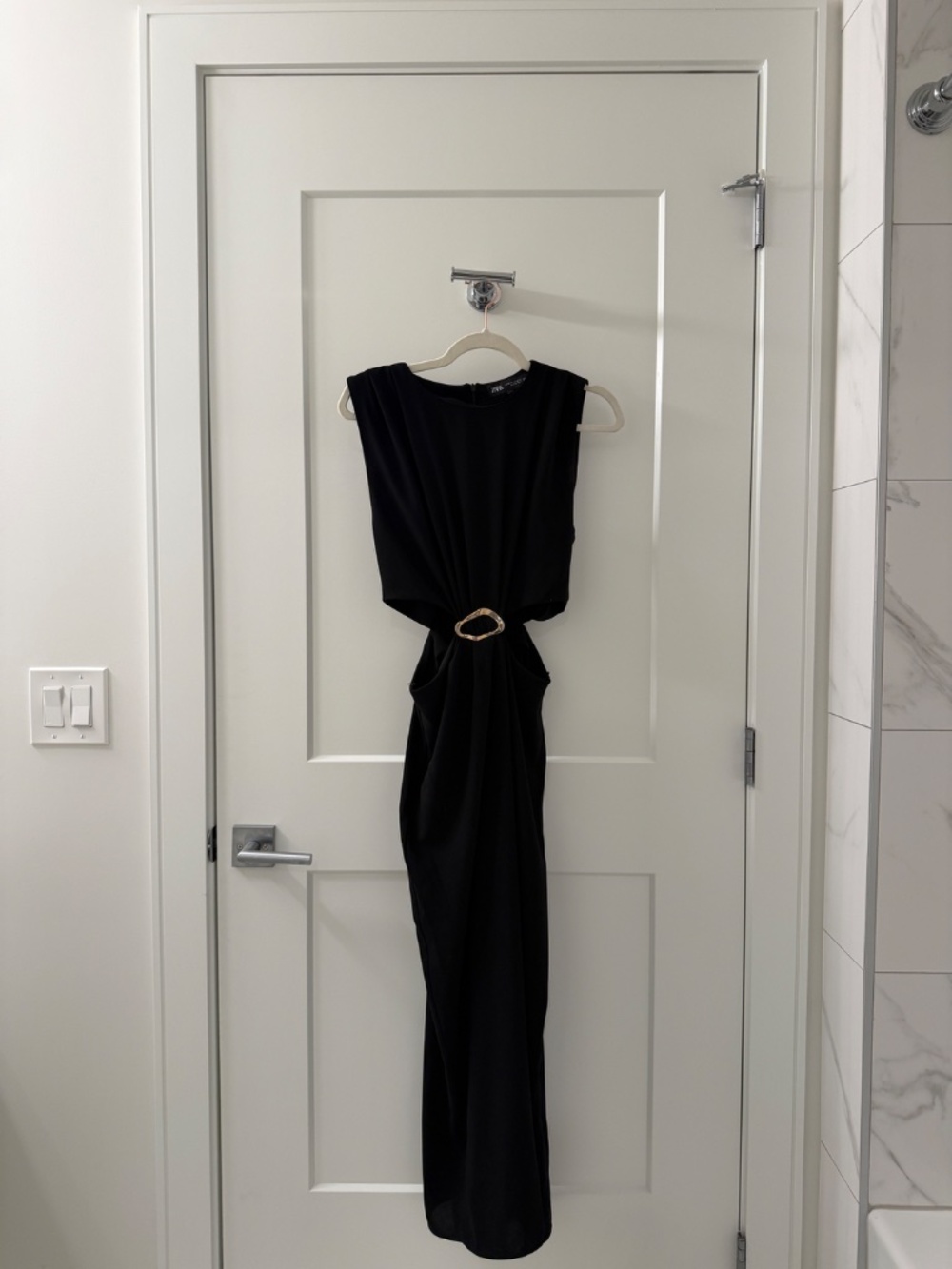 Zara Black Cutout Maxi Dress with Gold Buckle – Size 4 - Picture 2 of 4